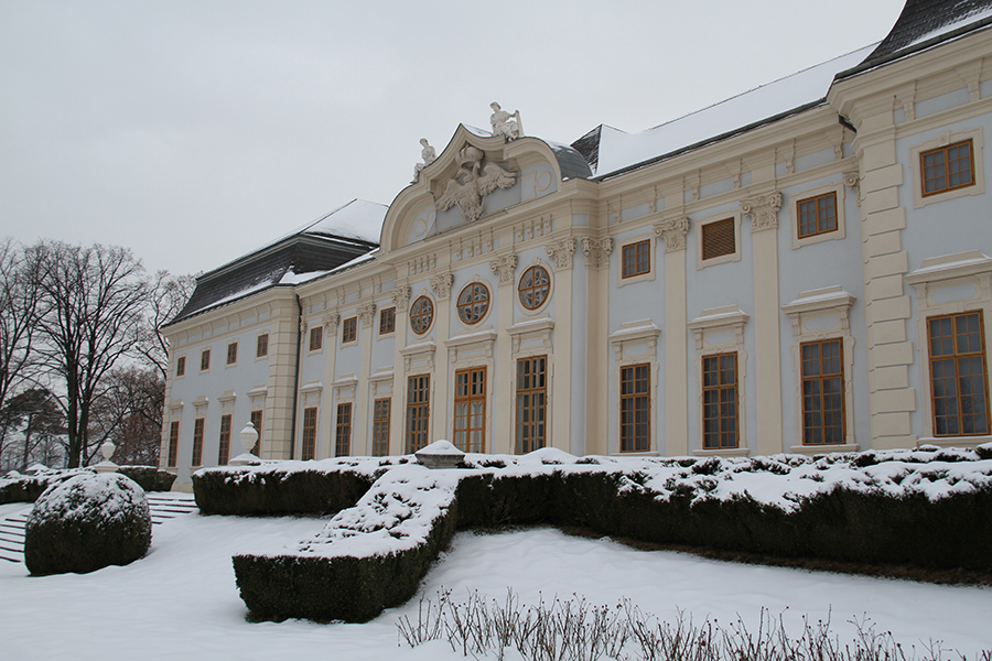 Schloss Halbturn im Schnee